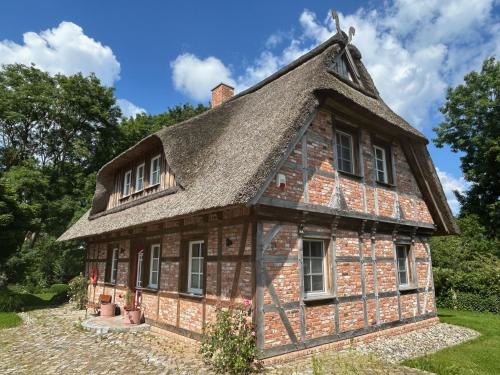 Rosenhagen Casa | Ferienhaus " To Huus " an der Ostsee, Sauna, Kamin, Strandkorb, free-W-LAN - SEASIDE -