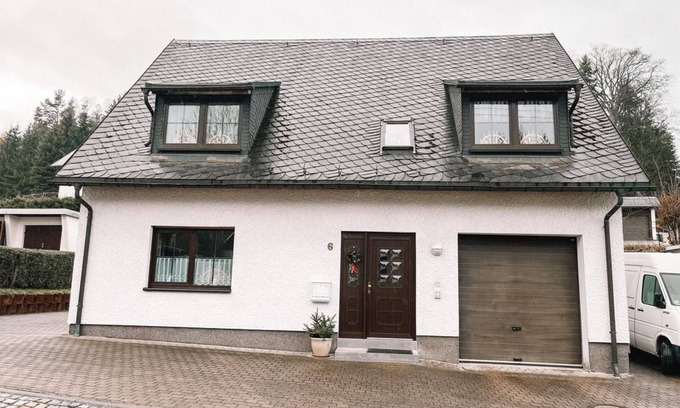 Annaberg-Buchholz Apartamento | Ferienwohnung zum Schreckenberg - apartment/flat, bathroom, WC, 2 bedrooms