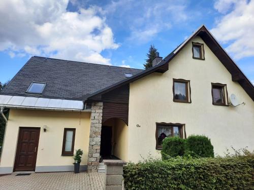 Sehmatal-Neudorf Apartamento | Ferienwohnung Familie Schreiter