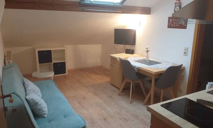 Chieming Apartamento | Ferienwohnung III im 2. Stock mit Balkon, Wohnküche, Schlafzimmer, Dusche/wc, Balkon