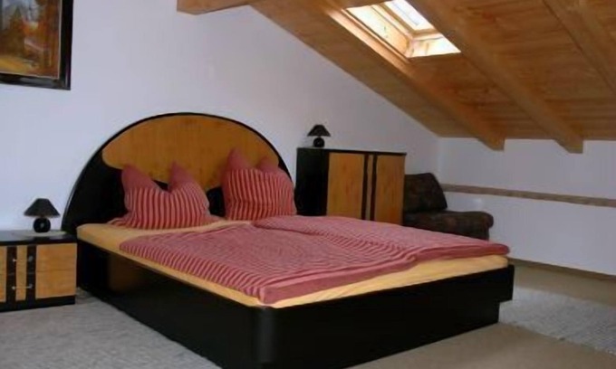 Teisendorf Apartamento | Ferienwohnung im Bauernhof, 2 Schlafzimmer, Wohnküche, Dusche/wc, Balkon