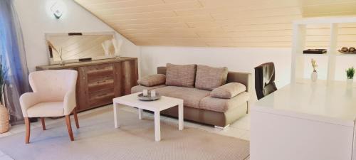 Langensteinbach Apartamento | Ferienwohnung in Karlsbad