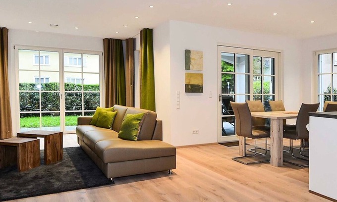 Aschach Apartamento | Ferienwohnung Luxus am Toskanapark - Luxus-ferienwohnung; Seenah und Exklusiv