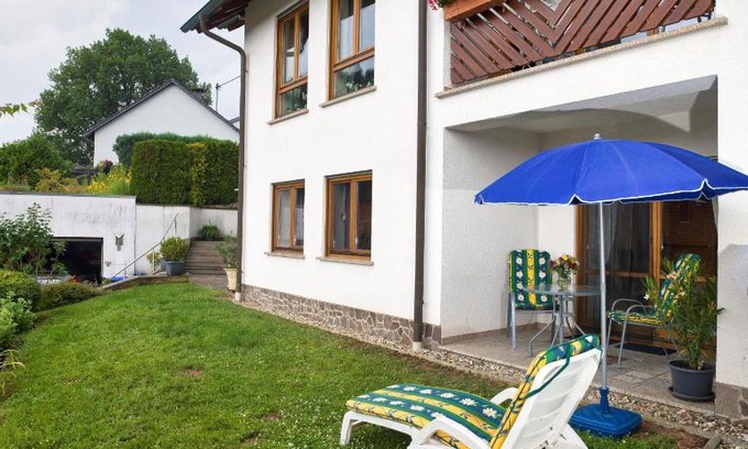 Merzig Apartamento | Ferienwohnung Meisbüsch