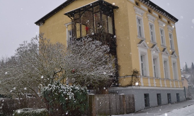 Eberswalde Apartamento | Ferienwohnung mit Balkon im Zentrum von Eberwalde