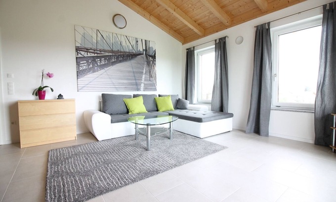 Seeon-Seebruck Apartamento | Ferienwohnung mit Balkon für 2-4 Personen