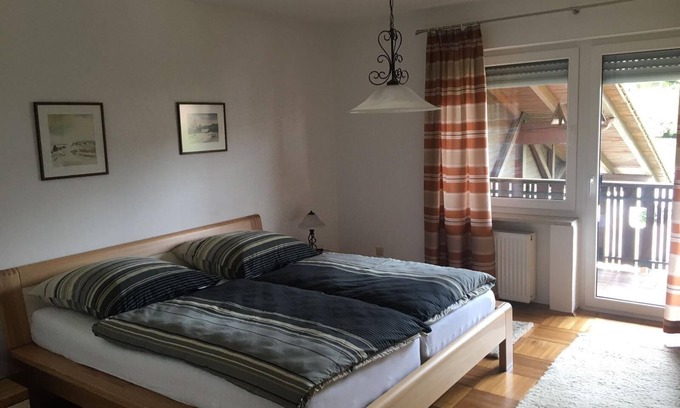 Zwiesel Apartamento | Ferienwohnung mit Großzügigem Balkon