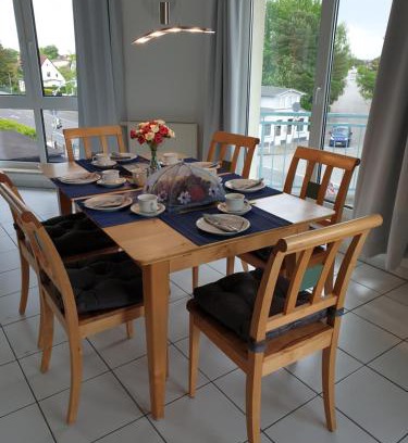 Zempin Apartamento | Ferienwohnung Sonnenblick mit 3 Zimmer und Balkon