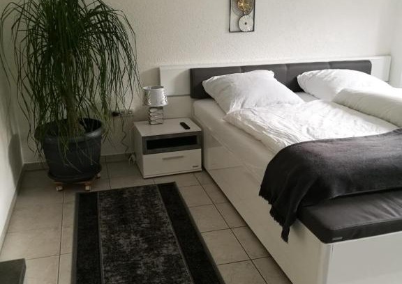 Korbach Apartamento | Ferienwohnung "Vier Pfoten" in Korbach