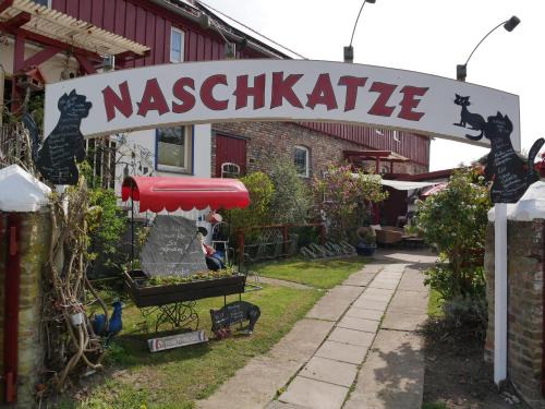 Neeberg Apartamento | Ferienwohnungen Naschkatze Usedom mit Garten, Ruhe & Blick auf den Wieck in Krummin