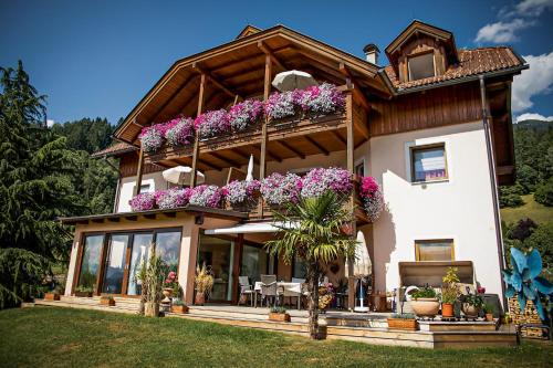 Millstatt Apartamento | Ferienwohnungen Seerose in Dellach direkt am Millstätter See