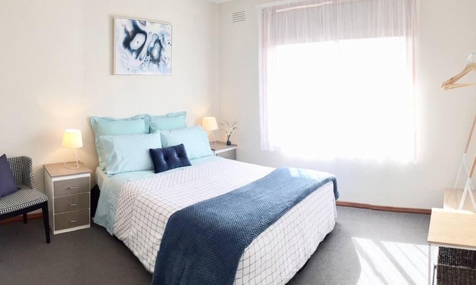 Norlane Apartamento | FERNLY BFast, Pets, WiFi Nflx AC Walk2Pizza Liquor Deli,