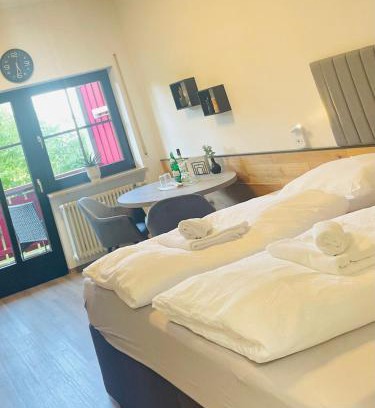 Bad Griesbach-Therme Apartamento | FeWo 13 - Appartement im Rottalblick - Elegant und ruhig wohnen, Tiere willkommen, Bademantelgang zur Therme, TV, Boxspringbett, Balkon inkl Garage u Kurtaxe