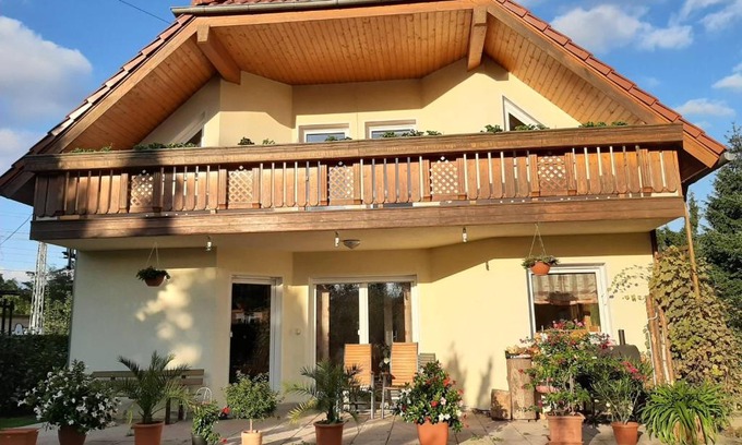 Oberhavel Apartamento | FeWo Hohen Neuendorf bei Berlin mit Sauna und Fuß-SPA