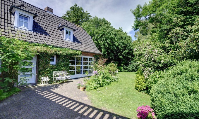 Satrup Casa | fewo1846 - De-ole-Doc-Hus - charming 2 bedroom old country doctor's house