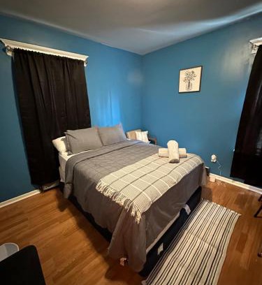 Newark Casa | Fidelia Jade Room Queen Bed Minutes from Newark Liberty International Airport and Newark Penn Station