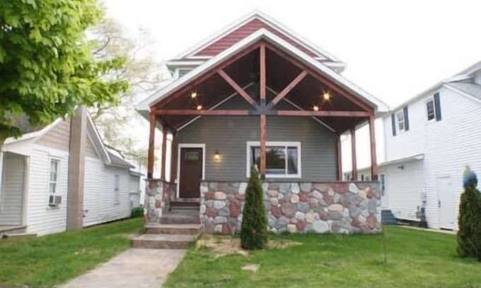 Frankfort Casa | Fieldstone Manor Estate