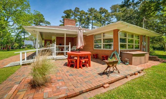 Morehead City Casa | ¡NUEVO! ¡Casa estilo años 50 con muelle en Newport River!