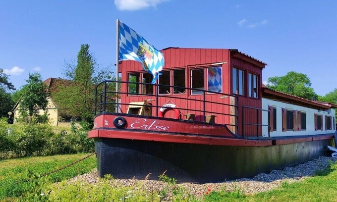 Wiesentheid Casa | Barco de película "Pea", extraordinaria casa flotante en tierra