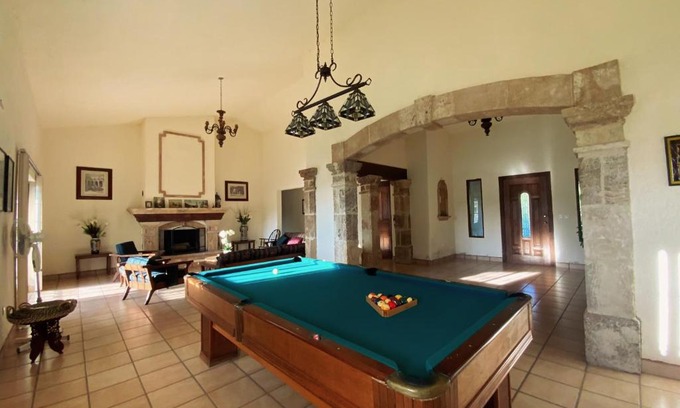 Parras de la Fuente Casa | Finca los Rosales