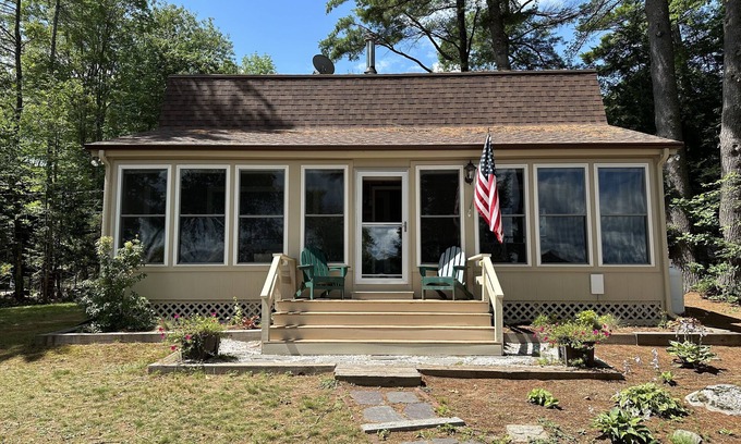 Bridgton Cabaña | Find your Happy Place, Highland Lake, Bridgton. Dock, fire pit, lakeside deck!