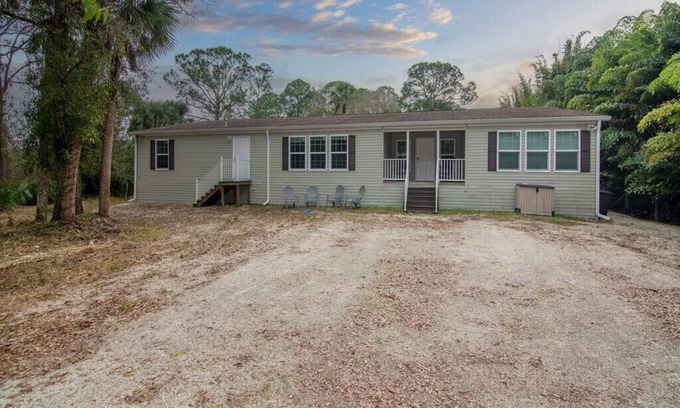 Palm City Casa | Fine Country Livin' on 5 Acres