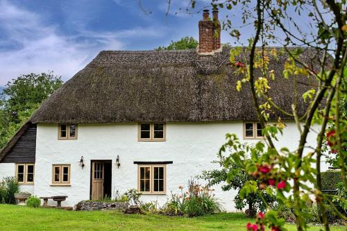 Blandford Forum Casa | Finest Retreats - The Thatch at Winterborne Houghton
