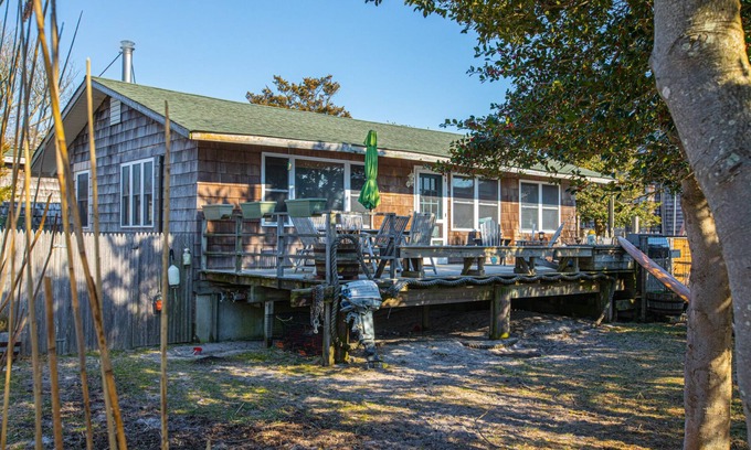 Atlantique Casa | Fire Island Home w/ Guest Cottage in Atlantique