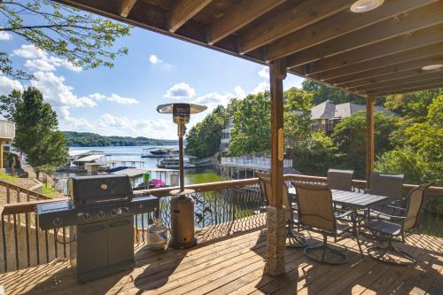 Camdenton Casa | Fire Pit and Private Dock Ozarks Family Escape!
