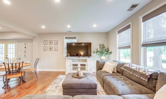 St. Charles Casa | Fire Pit & Grill: Family Home on Fox River Trail!