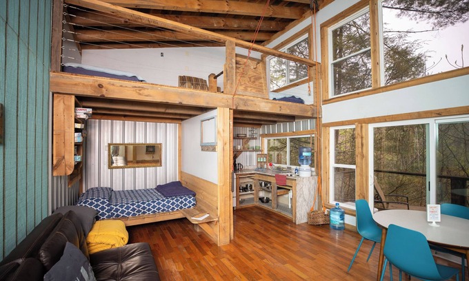Stanton Cabina | Firefly Suite ~ Quaint Off Grid Cabin