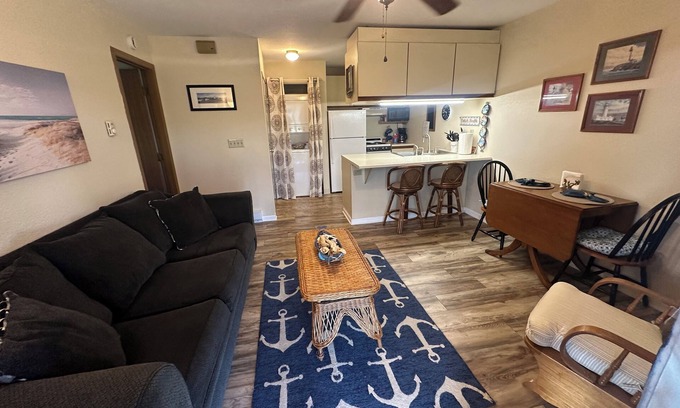 Oak Harbor Condominio | First Floor Lake Erie GreenCove Condo w Boat Slip for Fishing or Bird Watching