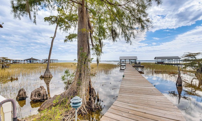 Lake Waccamaw Casa | Fish, Swim & Grill: Lakefront Carolina Home!