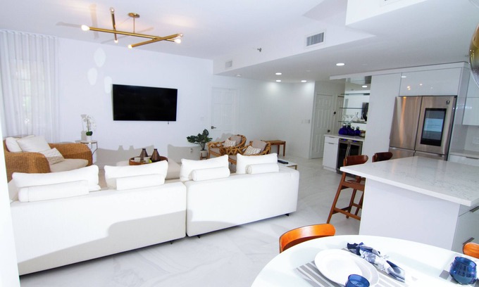 Miami Beach Apartamento | FISHER ISLAND: fully renovated, huge balcony, ultimate luxury experience