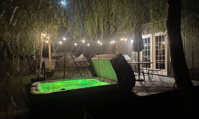 Fishers Casa | Fishers home/Pet Friendly/hot tub/golf/pickleball/fenced yard/concerts!!