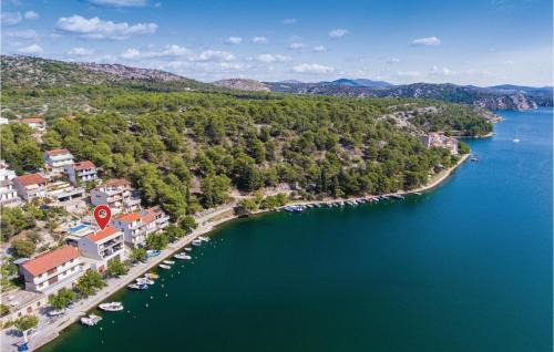Zaton Casa | Five-Bedroom Holiday Home In Zaton