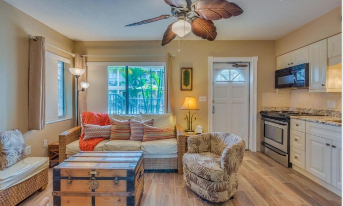 Bay Esplanade Casa | Five Palms Suite 104 - Daily - Weekly - Monthly