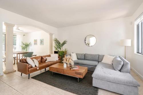 Tamiami Casa | FL1 House NEW Miami Oasis Game Room & Firepit