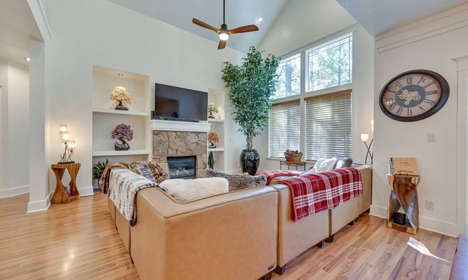 Ponderosa Trails Casa | Flagstaff Hideaway: Private Hot Tub, 4 Mi to Dtwn!