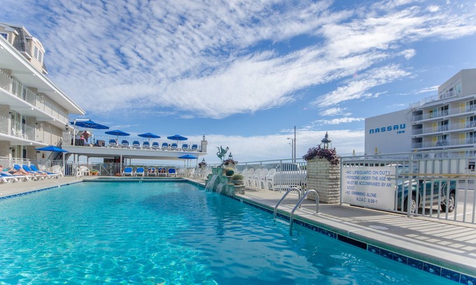 Wildwood Crest Hotel | Fleur De Lis Beach Motel