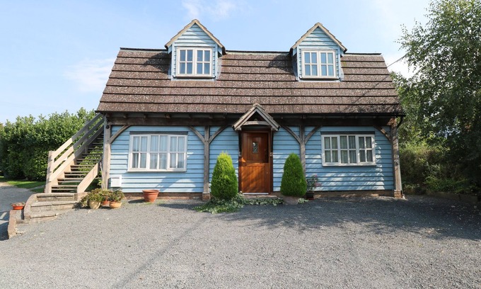 Dunmow Cabaña | FLINK'S BARN, romantic, character holiday cottage in Thaxted