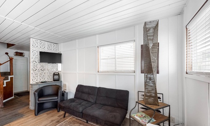 Bayview Alquiler De Eote | Floating Home on the Lake W/Direct Lake Access, Free WiFi and Full Kitchen