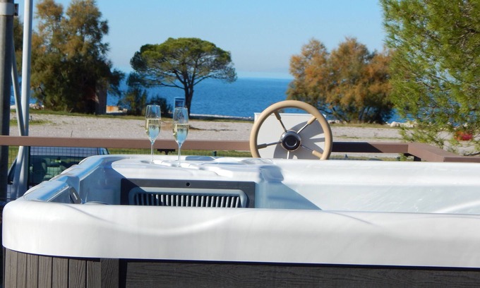 Piran Alquiler De Eote | Floating House Sea Queen, 50 meters from the beach, with hot tub