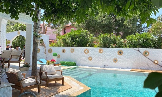 Boyalık Mahallesi Hotel | Flora Boheme