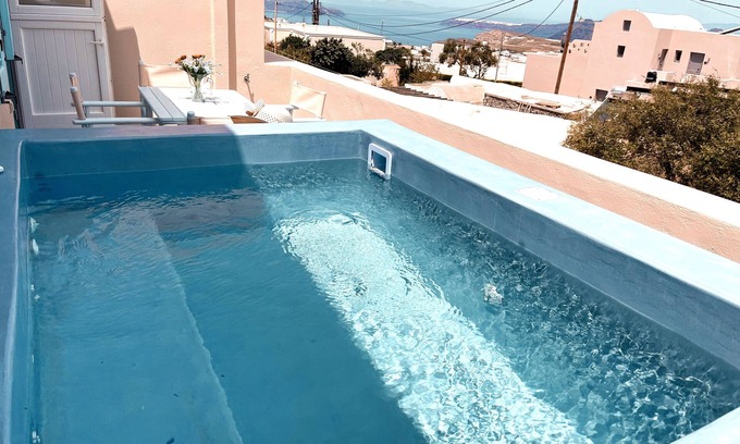 Pyrgos Hotel | Flora's House
