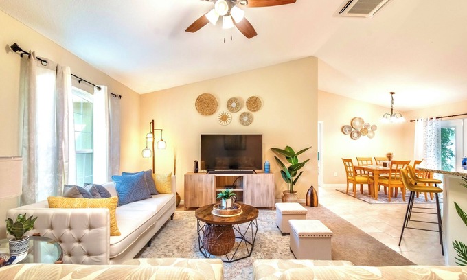 Ocala Casa | Florida Oasis w/ Large Screened Patio & Roomy Master Suite