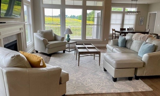 Canandaigua Casa | FLX! New! Upscale, modern 3-bedroom townhome in the heart of Canandaigua