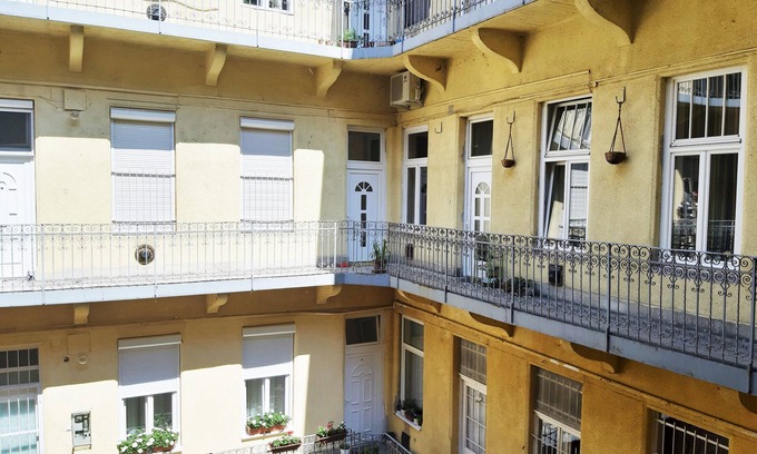 Budavar Apartamento | Folk Art Apartment