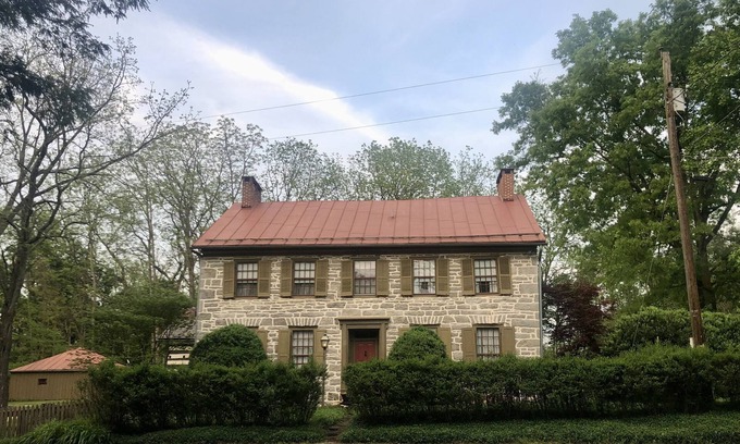 Shippensburg Otro | Fontinalis- Historic stone farm house (ca. 1700’s) on famous trout stream.