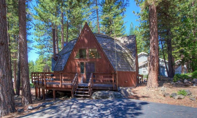 Incline Village Casa | Fool Around House by Lake Tahoe Accommodations